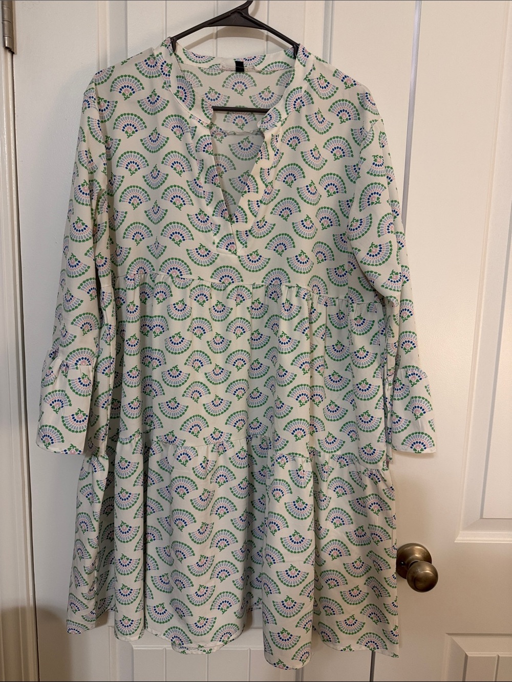 Cream Floral Wave Tiered Casual Dress in Green & Blue